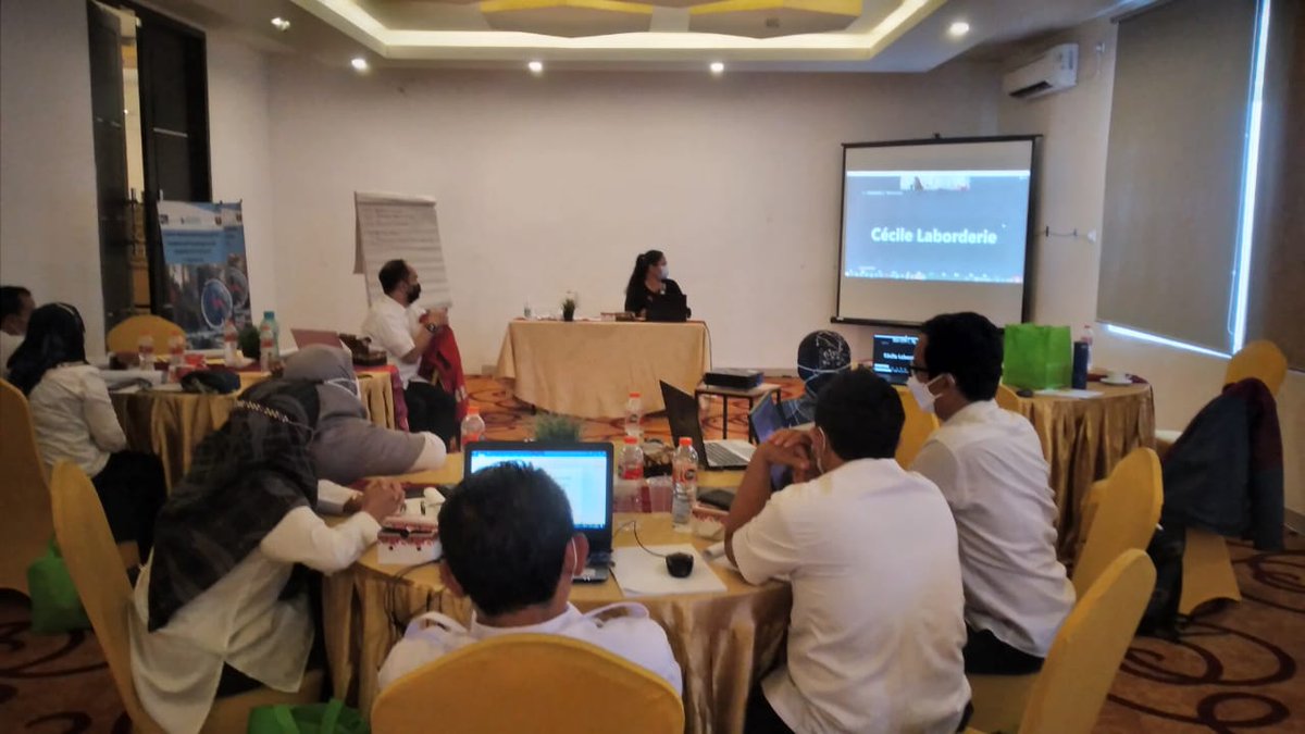 SNVIndonesia's tweet photo. This week, @SNVIndonesia and the City governments of Bandar Lampung & Metro are formulating a #BCC strategy to promote key behaviors and practices as part of the two citiesโ efforts to achieve sustainable & inclusive sanitation services.
#WASHSDG #behaviorchangecommunication https://t.co/0Jv4MEQWRM