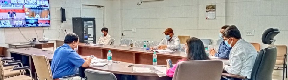rac_arvalli's tweet photo. -Participated with @CollectorArvali sir & @DdoArvalli in VC of @pkumarias sir :
-Thourough sessions on #LargestVaccineDrive #HarGharDastak #NiramayaGujarat & other pro-people initiatives under #GoodGovenance
@CMOGuj @Rushikeshmla @JpShivahare @RemyaMohanIAS @PradipSinhRathd https://t.co/Mj8fClaEPf