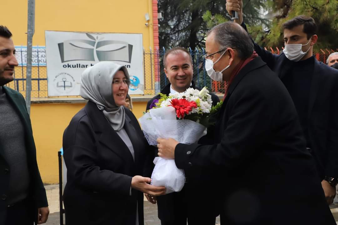 Av_FerdaErturk's tweet photo. Genel Başkan Yardımcımız Yerel Yönetimler Başkanımız Sayın @mehmetozhaseki il başkanlığımızı ziyaret ederek teşkilat mensuplarımızla biraraya geldi. Kıymetli Bakanımıza ilimizi ve teşkilâtımızı ziyaretleri için şükranlarımızı sunarız. https://t.co/fx9w27q94C