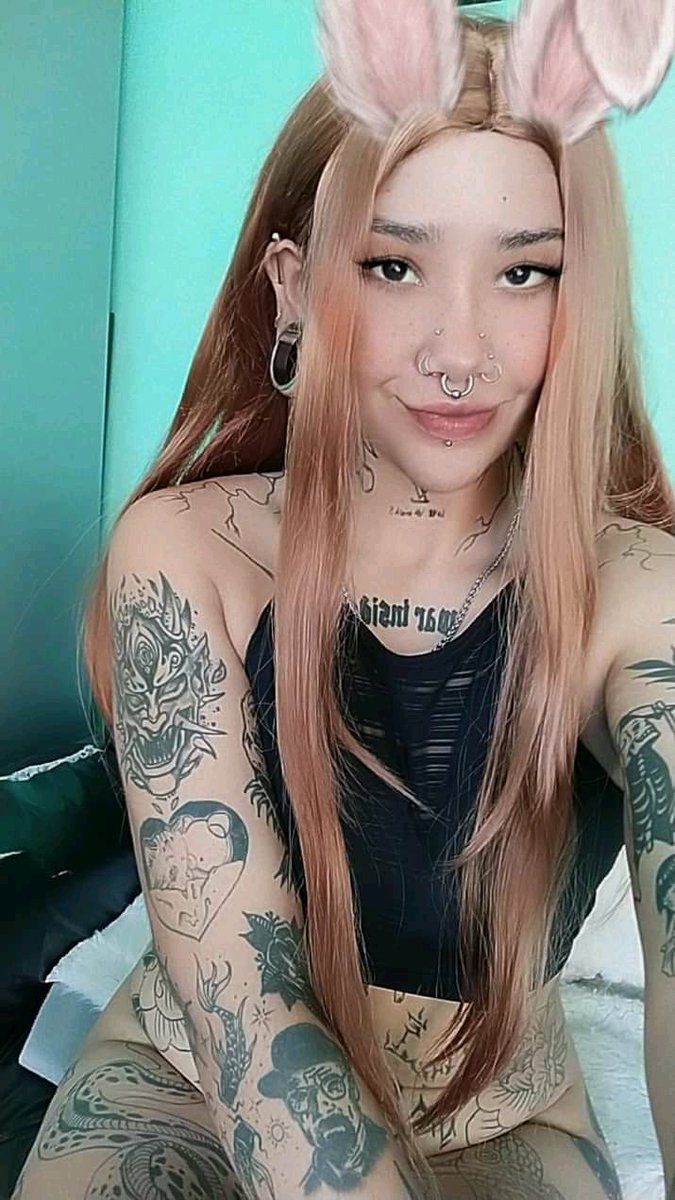 StreegTime's tweet photo. Ella es peligrosa cuando esta High. 
Lo más lindo del findom es darse cuenta que mucha gente verdaderamente viven bajo tus pies. 
Si me quieres adorar mi sombra te seguirá por el resto de tú patética vida. 

💸

Findom | Cashcow | paypig | finsub https://t.co/LIIvQRhdQw
