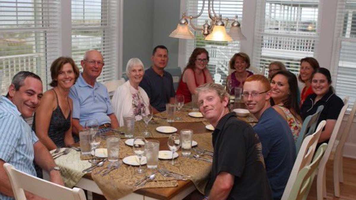 mythmofficial's tweet photo. pov: u come down for thx giving dinner and they all ask how that “music thing” is going https://t.co/QGKN9znafR