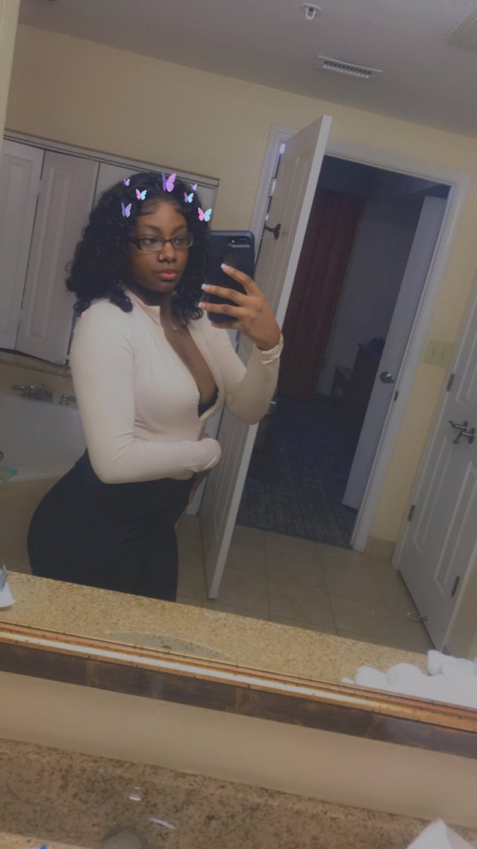 RoxyRox (@roxyrox0425) on Twitter photo 