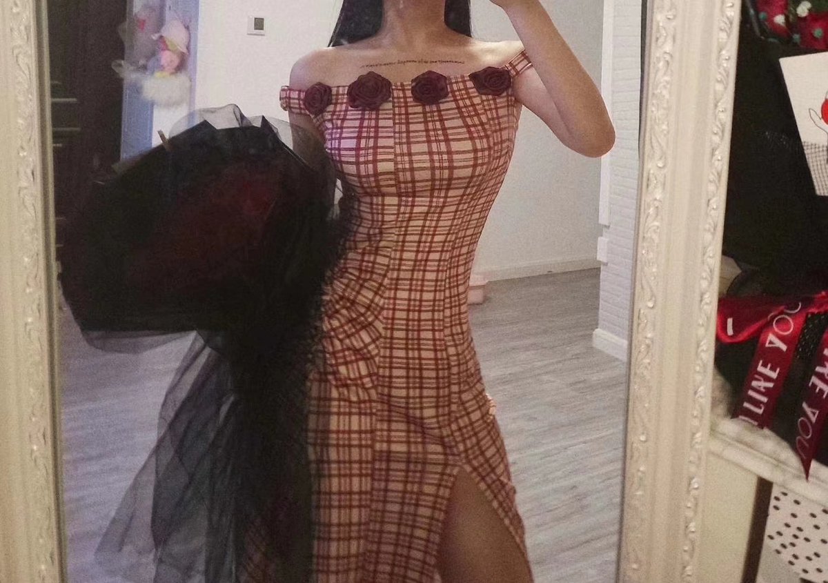 昨天被人表白了
他看着就文质彬彬的
驾驭不了这么野的我吧，哈哈
还记得我们的周五之约吗？
就在明天了！
莫名有点小激动