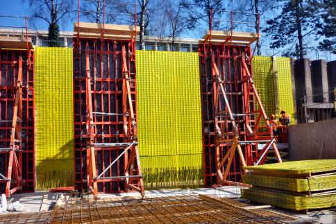 PowerpacGroup's tweet photo. We now have Pecafil in stock. With a timber shortage, this is exactly what you need. Get in touch with us today! We want to help kiwis do their best work! Photo by https://t.co/jgimbdIZPY #powerpac #byyourside #pecafil #construction #newzealand #formwork https://t.co/Bc1jGOvFjK