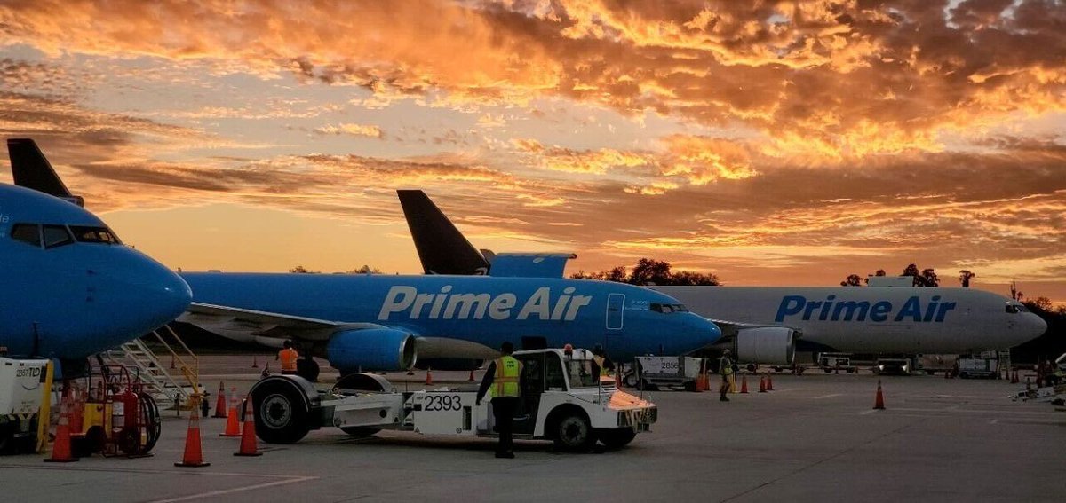 ajassy's tweet photo. Loved this photo one of our Amazon Air team members took recently in Lakeland, Florida. Sending a big thank you to our teams, partners, and sellers heading into the holidays. Appreciative of all you do for customers… https://t.co/X7rRiJ3Zhy