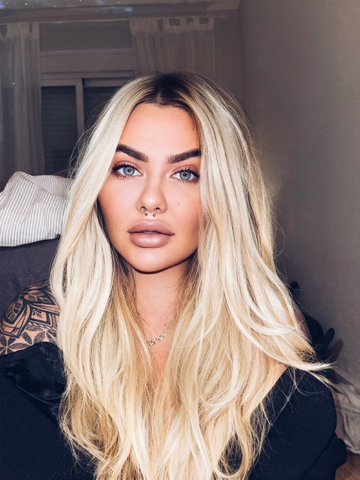 new hair don&rsquo;t care 😘 https://t.co/MI7LDJbnnp https://t.co/gET2uhmT9s