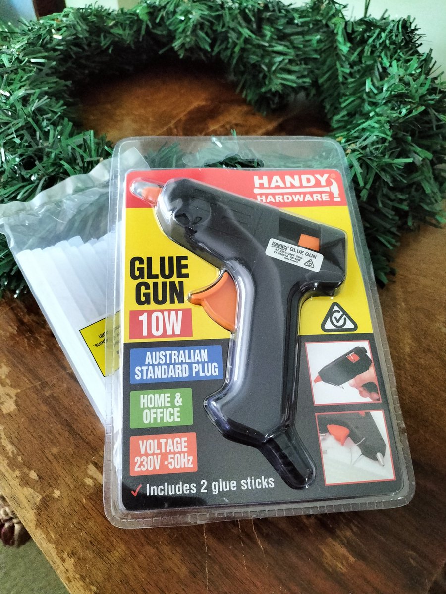 merkin_about's tweet photo. This could get ugly. #notcrafty https://t.co/BeL1SkbJRV