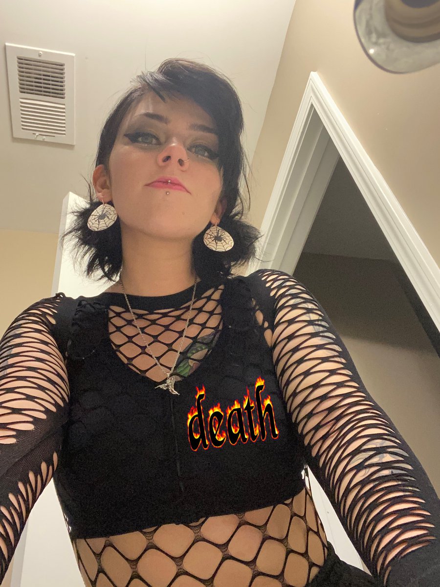 M3lbatoast1's tweet photo. POV: I’m about to ruin your life https://t.co/LAl3skBdDn