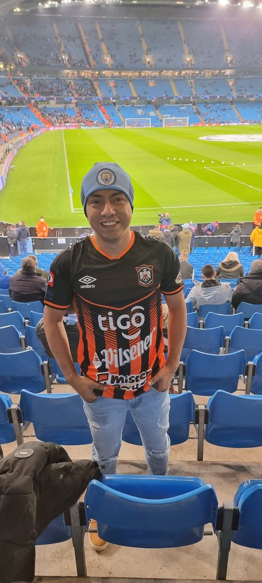 Disfrutando siempre con los colores negro naranja