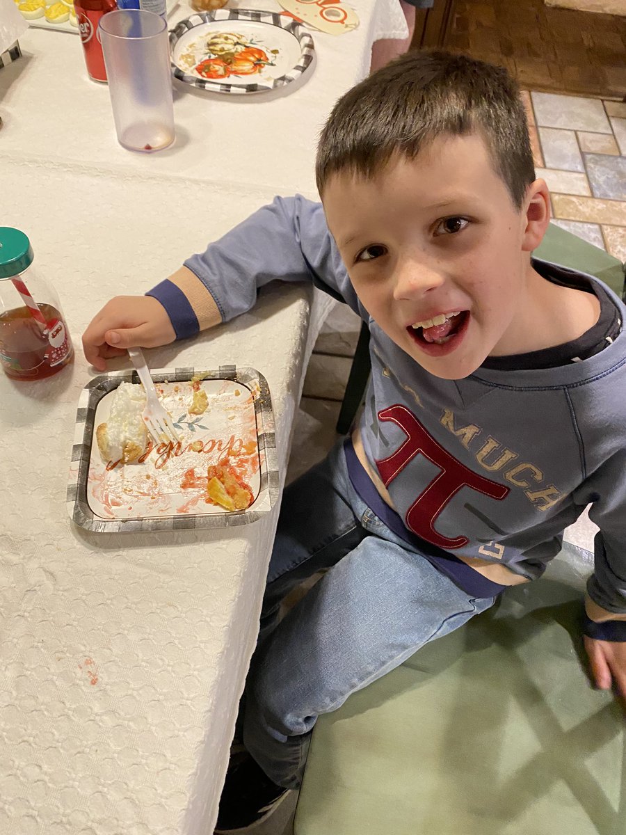 TXCoachWhit's tweet photo. #piecount2021 This guy is going strong right now! 🥧🥧🥧🥧 https://t.co/y6zh8NqsVs