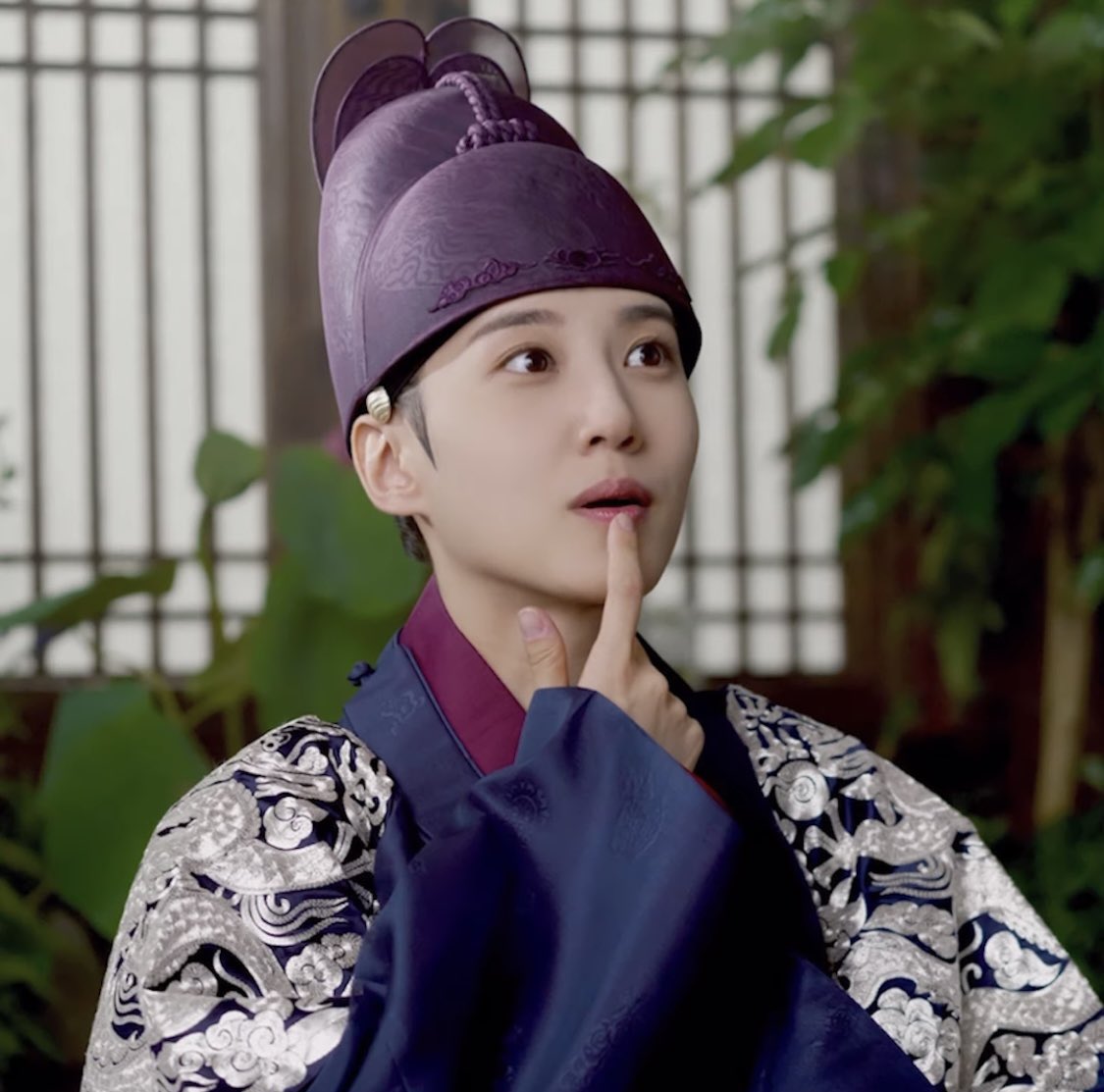 eunbinshining's tweet photo. 토끼 세자저하🐰🤍
#ParkEunbin #박은빈 #연모 #TheKingsAffection https://t.co/ATkPo5evLg