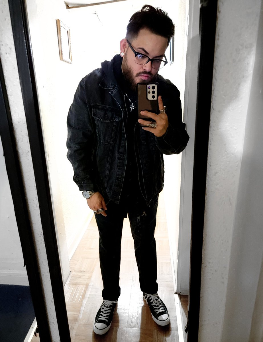 originalkewl's tweet photo. No Haircut, Just Medium Ugly & Vibess
Black Wednesday '21
#BlackOutBoyz https://t.co/7YYKMsedLM
