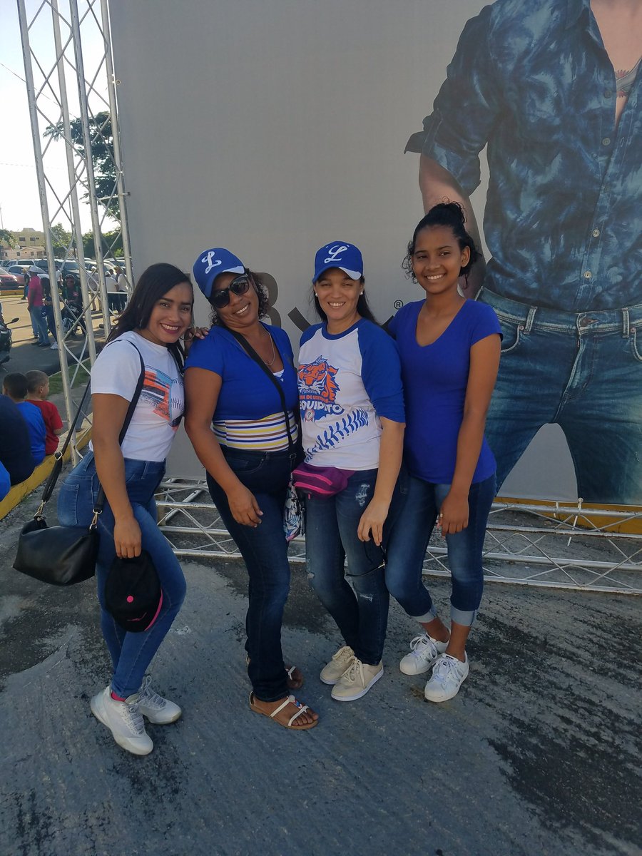 dahmarte's tweet photo. Bombaaaaa!!!!  @Elreydelaradio @rosamarte12 #ElNarradorDelPaís @HMVDLC23 @AridioAdon @anyelocruz02 https://t.co/FPU3OBeUbi