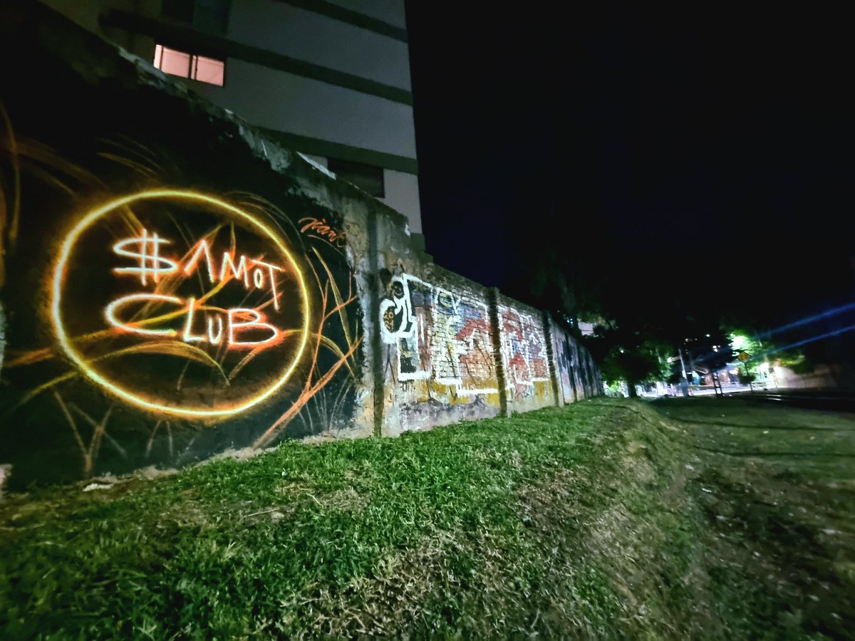 juanjiant's tweet photo. ⚡⚡$AMOT NEON CLUB ⚡⚡
.
Mi participación sobre el último minuto para el concurso de Samot Street Art y muy contento de que vanos a trabajar en algo juntxs para enero. 
@samotclub
Olivo.
#NFT #Jiant 
.
#SamotStreetArt 
#SamotClub https://t.co/jJMoC9y1px