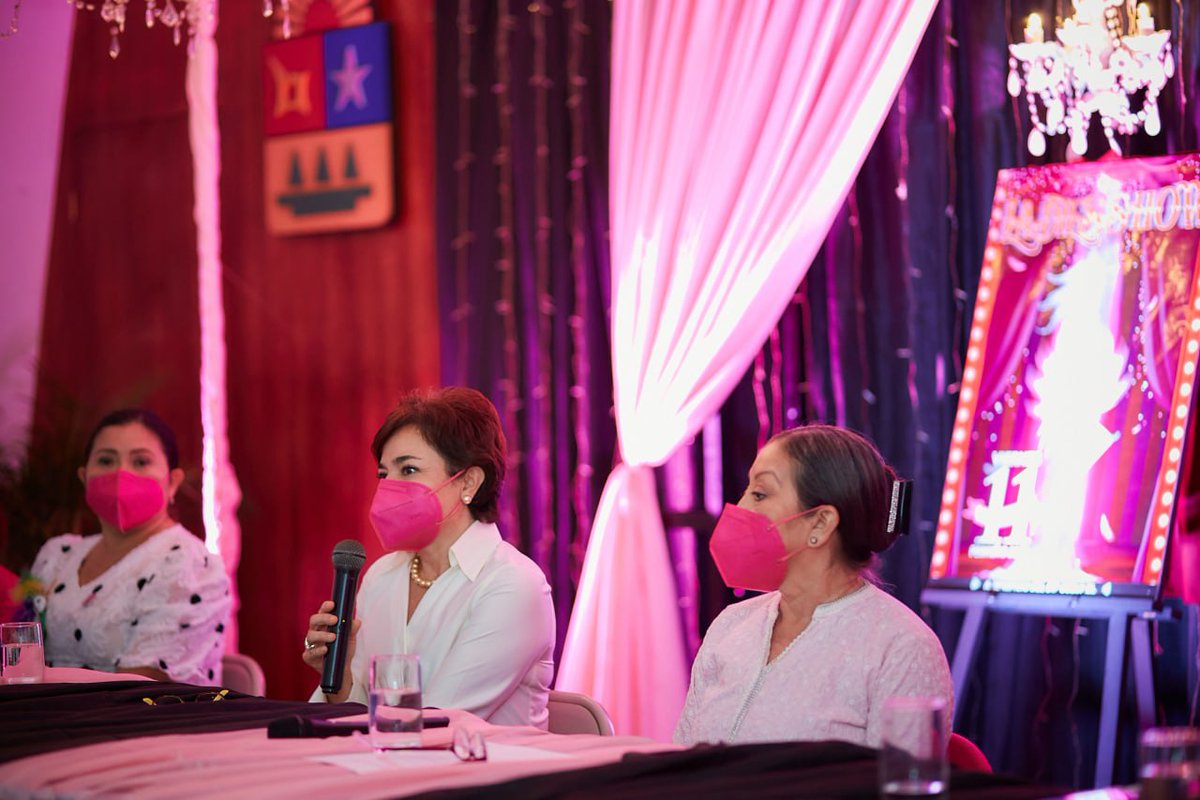 CozumelGobierno's tweet photo. Se presenta la 39 edición de #LadiesShow, Presidenta Municipal @_juanitaalonso y la señora Genny Aguilar viuda de Gracia, anunciaron que la edición 2022 #LaVidaEnRosa, se realizará el 11 de febrero a beneficio del #DIFCozumel 🩰

#UnidosSomosMasGrandes #LadiesShowCozumel #Cozumel https://t.co/TgsyYccRIt