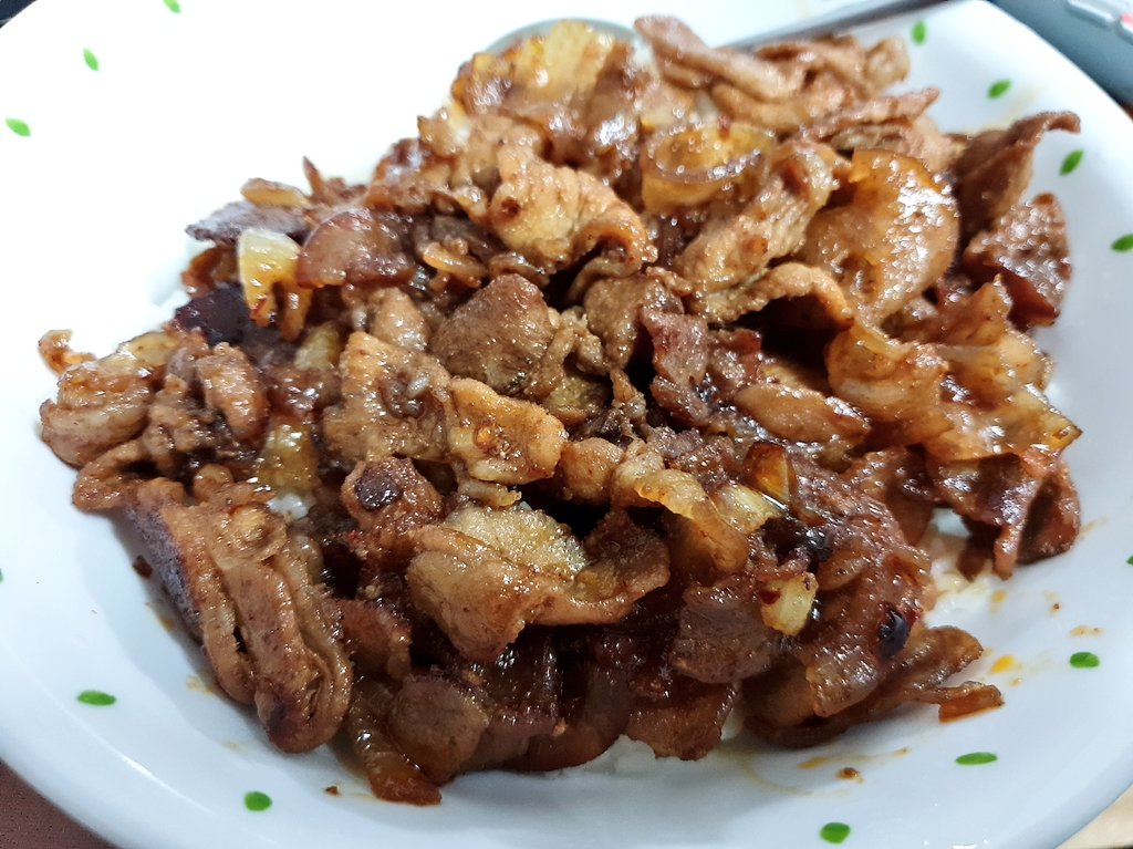 퇴근 후 저냑밥을 만들면서 다음날 점심 도시락용도 같이 만드는 편이라서 저녁 메뉴를 자랑하면 그담날 점심에도 먹는다는 이야기임 ...