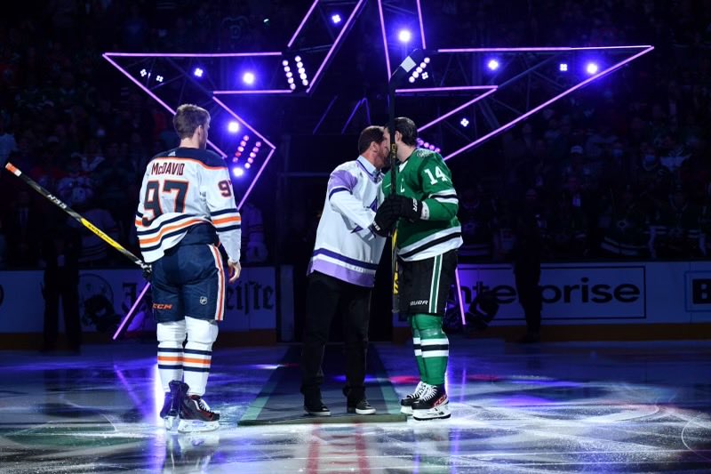 BabeLaufenberg's tweet photo. Dropped the ceremonial puck last night ⁦@DallasStars⁩ “Hockey Fights Cancer” in honor of our Luke. Jamie Benn gave me the puck and said, “we’re going to win this one for Luke,” then went out and beat Edmonton 4-1 . The final goal scored by?  “Luke” Glendening. #LiveLikeLuke https://t.co/sHFwlo43KM