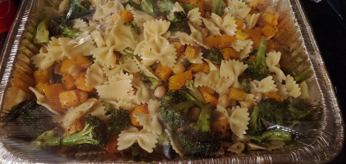 Happy Thanksgiving from my 3 south family! We had a pre-Thanksgiving feast! I brought in a healthy homemade fall pasta salad #Thanksgiving #nypbehealthy