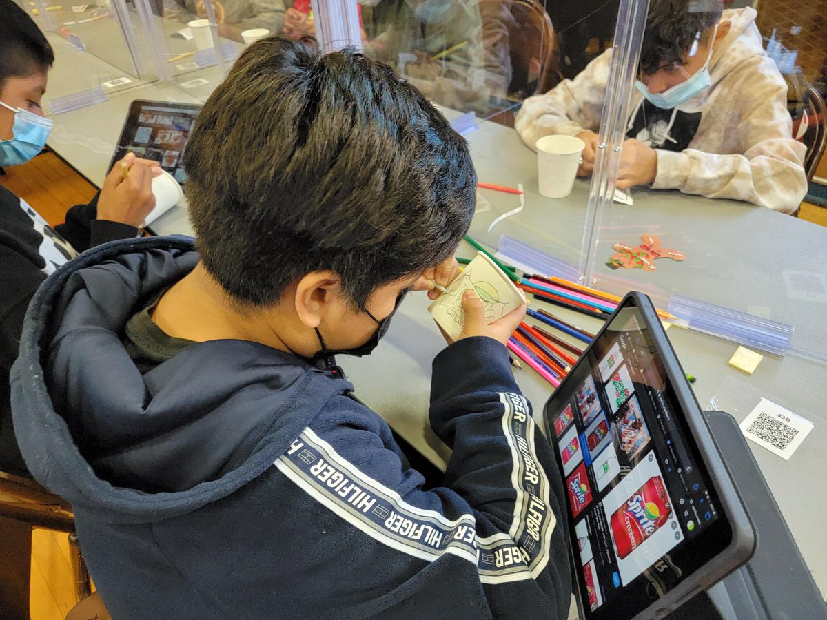 Highlands students creating hot chocolate mugs with inspirational messages for the food pantry. During the Holiday season families will receive the mugs along with food! So proud of our students. Thanks to all 7C teachers for making this happen! #Wpproud