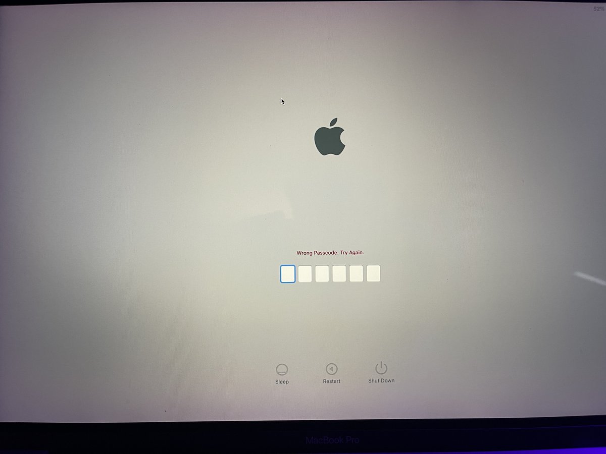 drewabas's tweet photo. @hulu_support WHY ARE YOU GUYS NOT RESPONDING TO THE EMAIL YOU GAVE ME AND YOUR 200% ROBOTIC SYSTEM? PRESS 2 FOR FRONT DESK, AND NO HUMANS? https://t.co/VhHJn8jIEg