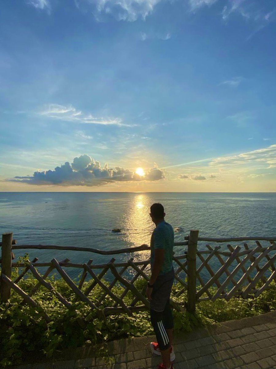 sandiuno's tweet photo. Selamat pagi dari Pantai Tanjung Bira!

Biarlah setiap pagi menjadi awal hari yang baru, penuh senyum kegembiraan. Teruslah semangat dalam berkarya, ikhtiar ciptakan lapangan kerja dan bermanfaat bagi banyak orang. https://t.co/wy0V04PU0B