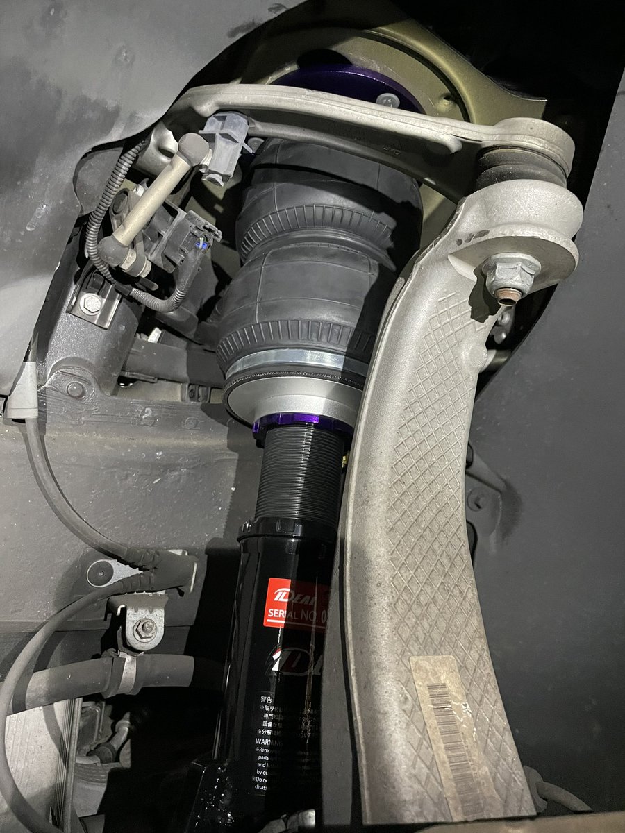 rocketobunny86's tweet photo. ポルシェパナメーラ

イデアル　4独エアサス
OZ racing  前後11J 22インチ

純正足回り外したら警告灯のキャンセルをしないとスポーツモードなど使えなくなりますが、診断機使わずにマル秘加工で対策😎
イデアルの日本初1号機🇯🇵
輸入車もお任せください😎
#mkbase #誰かの性癖にさされ 
#ポルシェ https://t.co/mhYtLHYKRq