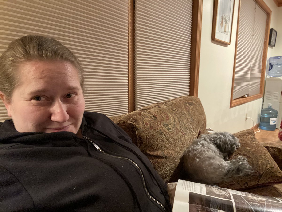 tateellen's tweet photo. #findjoyineachday 
A lovely start to the holiday break! Cabin times with my mom. Reading, a great game of scrabble, and PIE. #Thanksgiving #FleeTheCity https://t.co/FbXCQusPM0