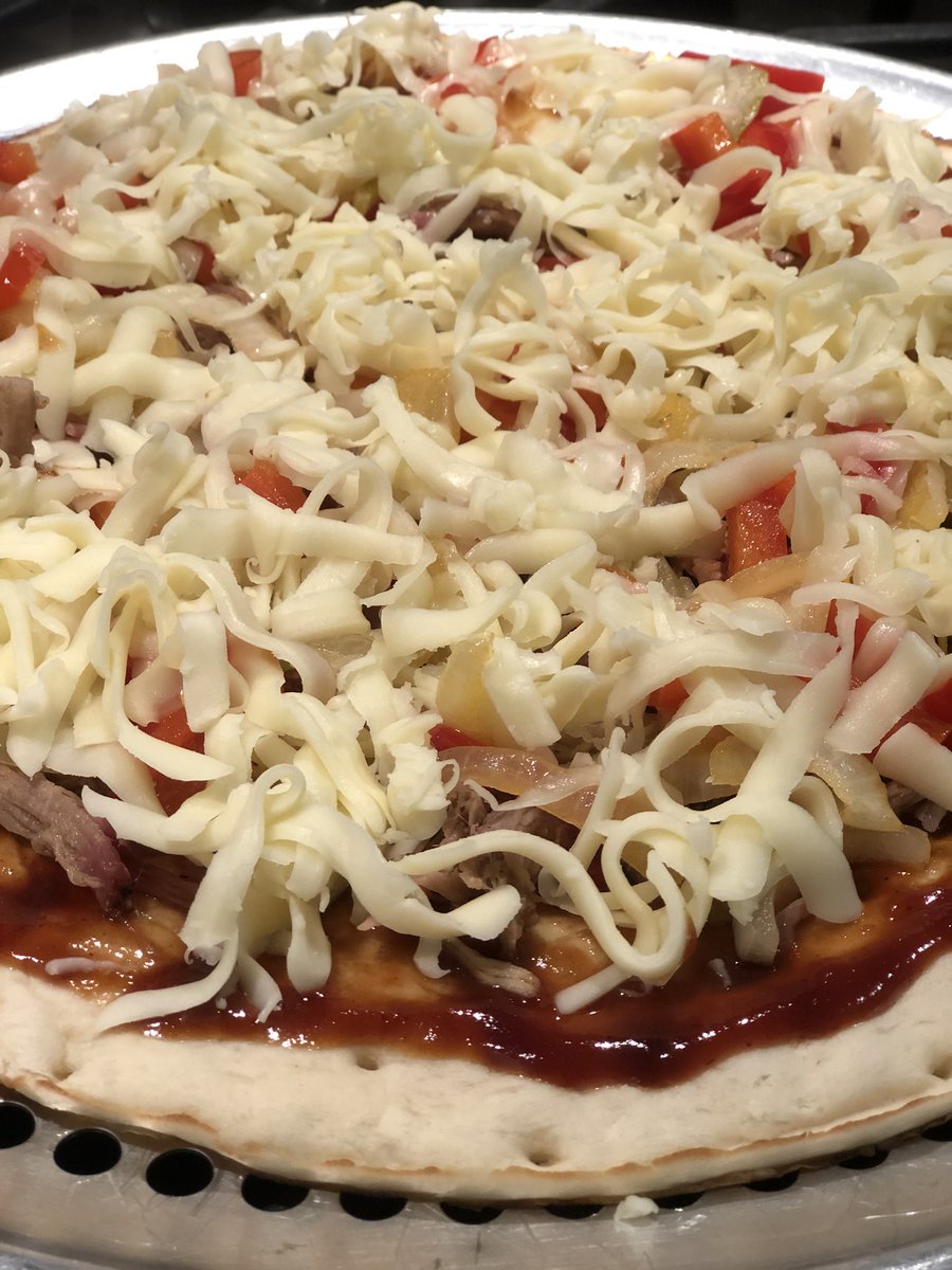 aabmasonry's tweet photo. What do you do with leftover #pulledpork ? You make #pizza #pitbossnation #Food #goodeats https://t.co/RubgIJxI5r