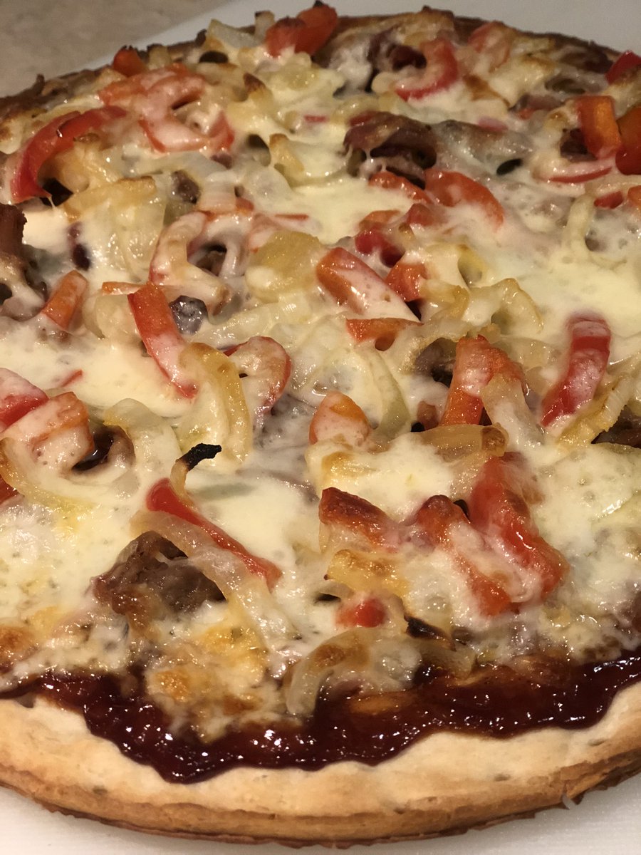 aabmasonry's tweet photo. What do you do with leftover #pulledpork ? You make #pizza #pitbossnation #Food #goodeats https://t.co/RubgIJxI5r
