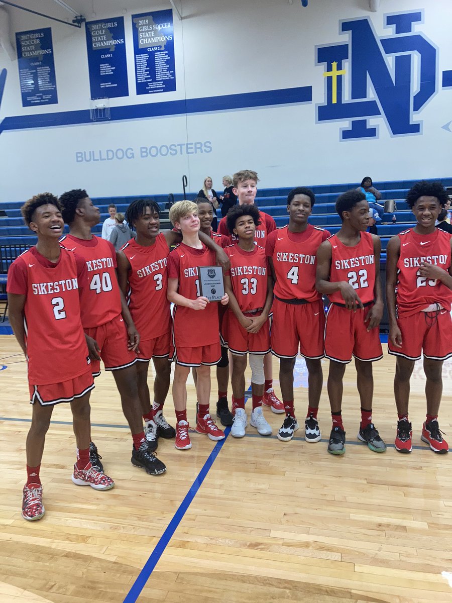 SikestonHoops's tweet image. Notre Dame JV Invitational tournament CHAMPIONS!!🏀🏀 Great job guys!!