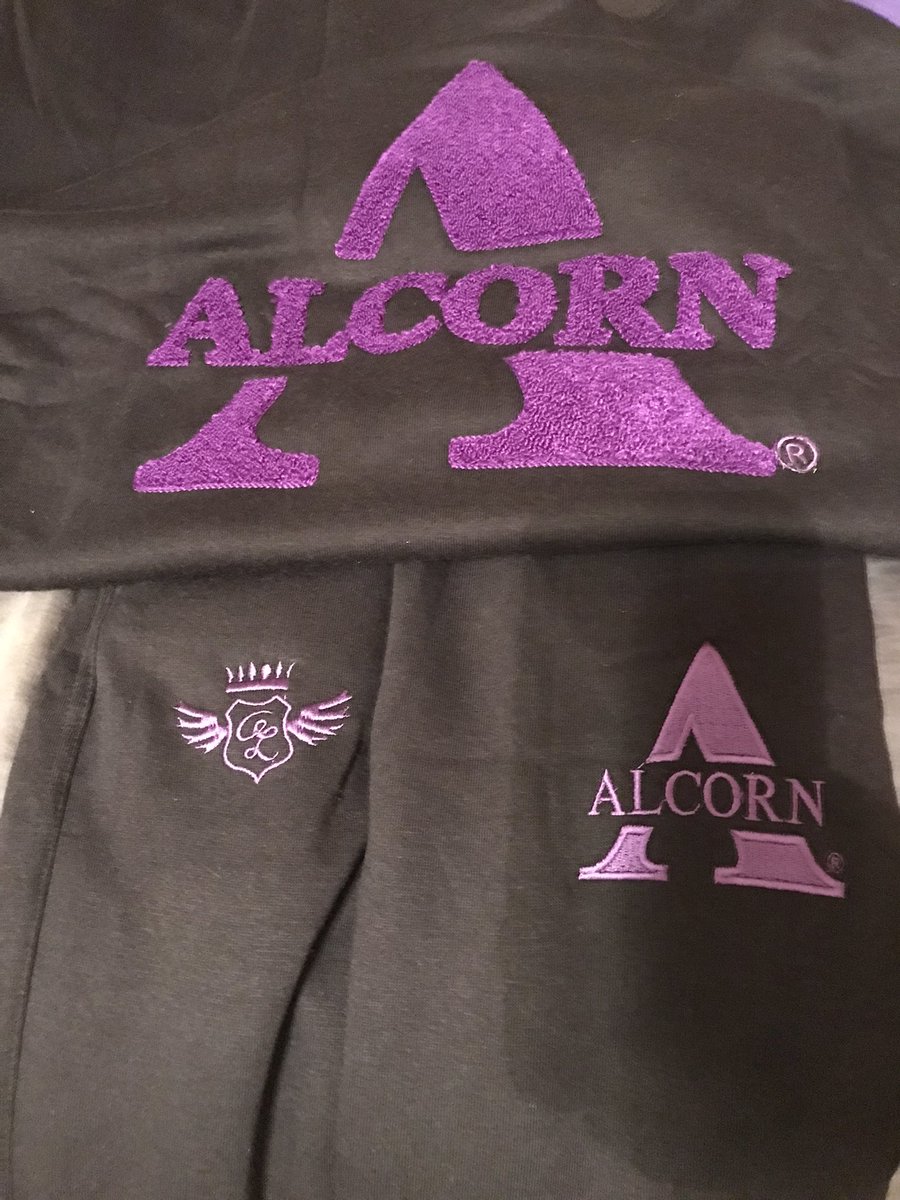 CoachBorne's tweet photo. Just getting home after a great practice and my guy sent me Big Love on my Birthday. Appreciate the warmup my brother @4ALCollection #BestHBCUgeararound #AppreciateTheLove #SupportMyGuy https://t.co/7JtOW0GWn7