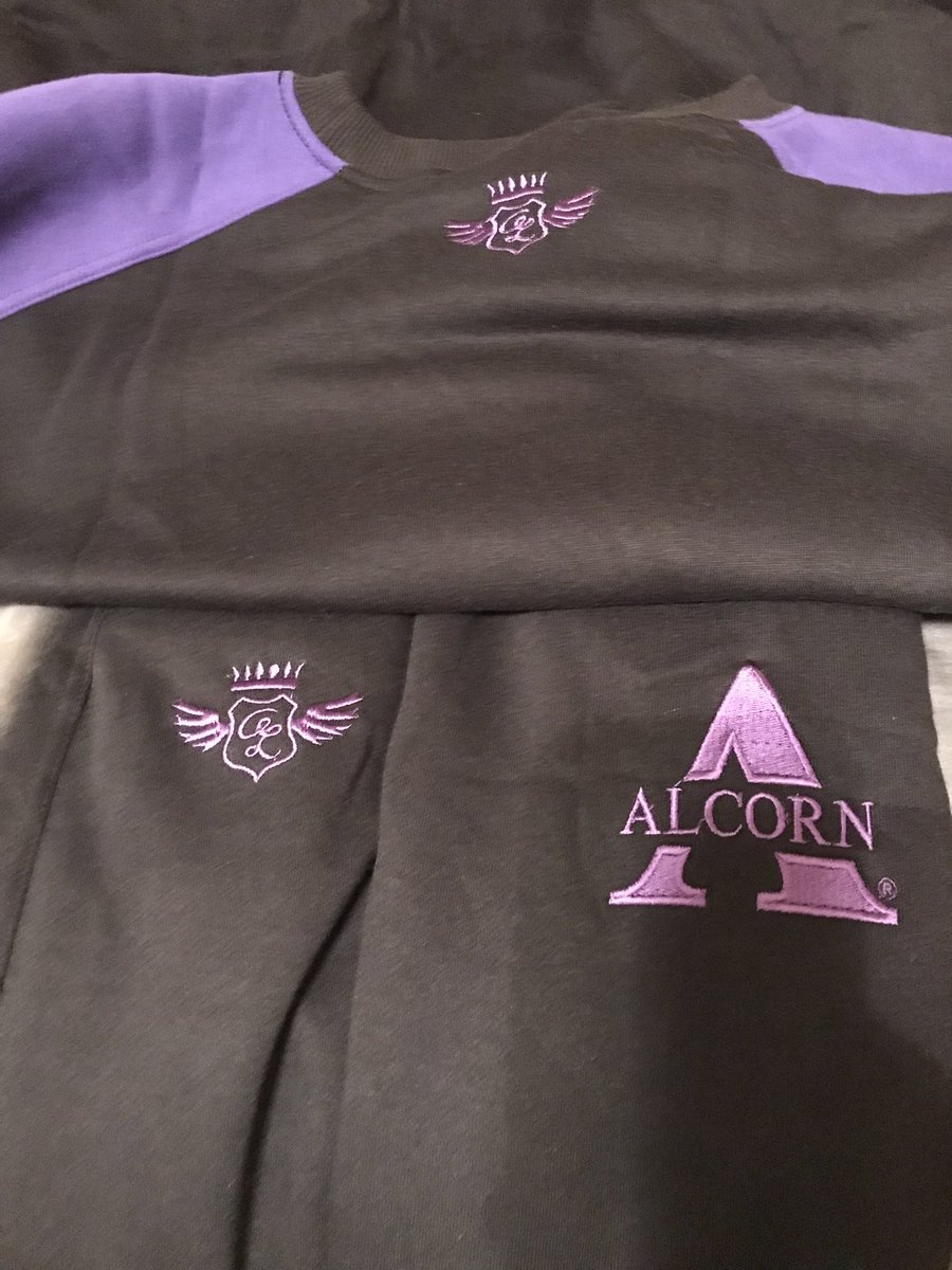 CoachBorne's tweet photo. Just getting home after a great practice and my guy sent me Big Love on my Birthday. Appreciate the warmup my brother @4ALCollection #BestHBCUgeararound #AppreciateTheLove #SupportMyGuy https://t.co/7JtOW0GWn7