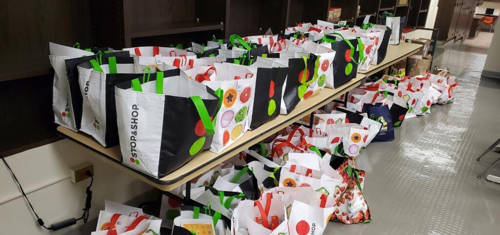A big shout out to my staff and members of the PTA creating over 100 Thanksgiving kits for Highland’s families. As a life long White Plains resident it does not surprise me that this community would come together. Thank you to all the teachers that delivered the kits! #wpproud