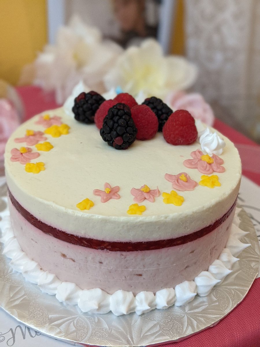 mooglecafe's tweet photo. Happy National Cake Day! Today we spend it beginning the wedding cake for the FFXV anniversary on the 29th. For now...please enjoy these past cakes we have created!
#cake #nationalcakeday #cakeday #mooglecafe #finalfantasy #moogle #redxiii https://t.co/09lJxad0TU
