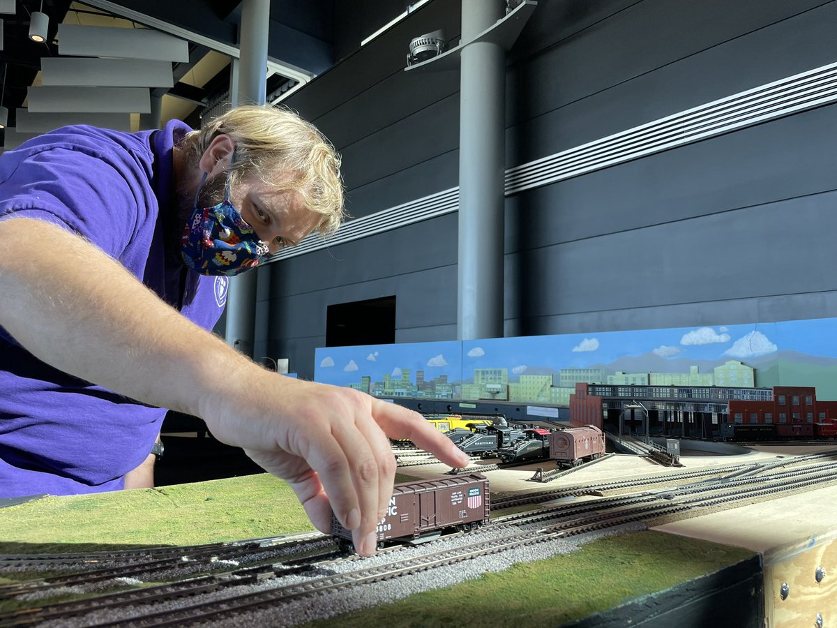 ScienceMusofVA's tweet image. A sneak peek from the Model Railroad Show setup today. Show runs Friday-Sunday! Reserve your time slot at smv.org. #rva #ModelRailroadShow #TrainTime