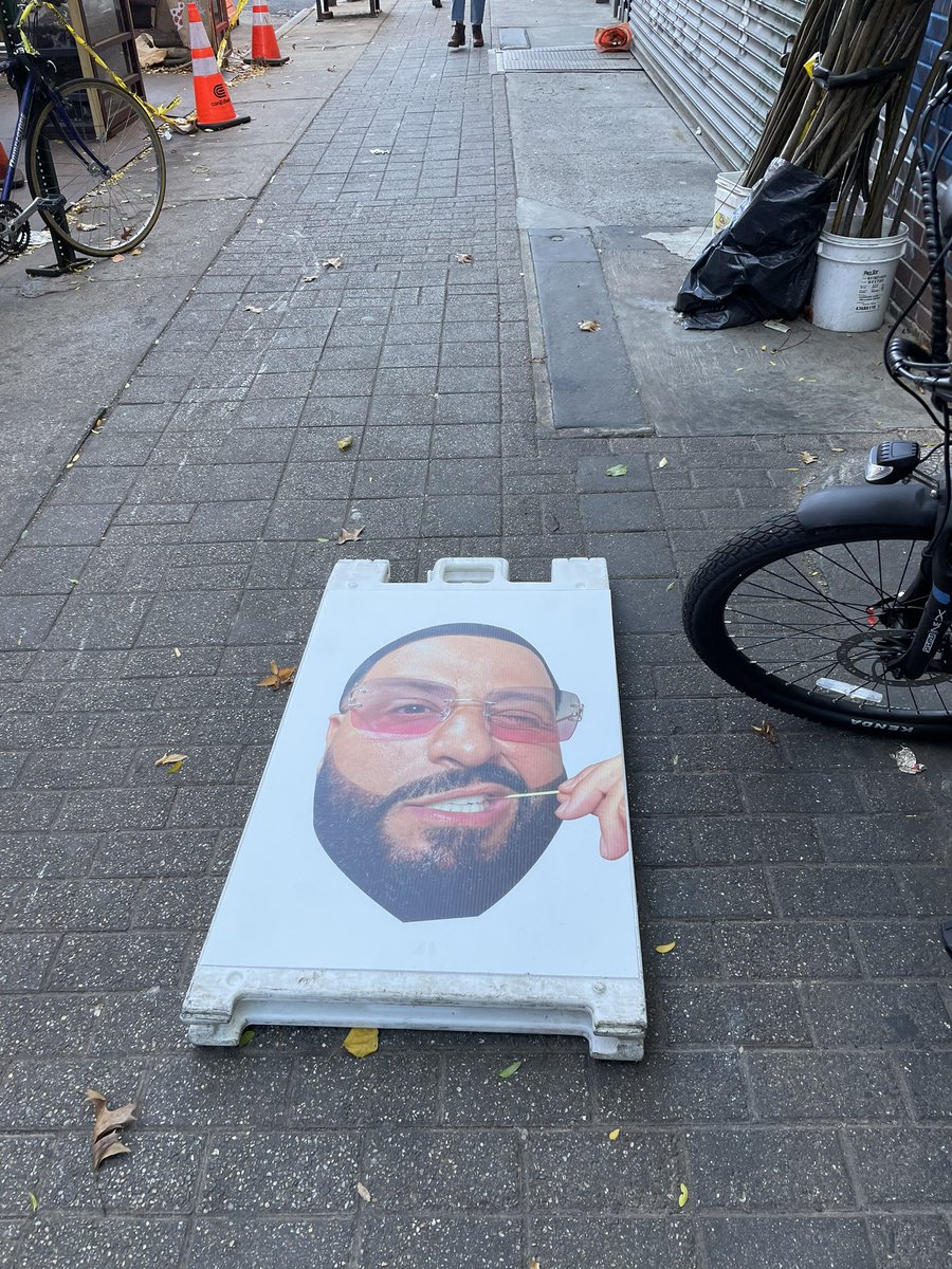 Alexmines7's tweet photo. @djkhaled played himself in nyc https://t.co/vmvjYtUgEB