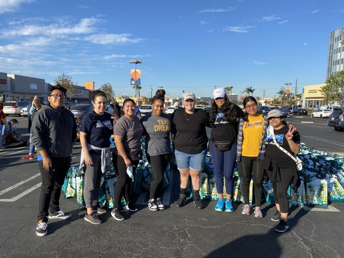 IHADLA's tweet photo. This week, our staff were delighted to give back to the #community by #volunteering at Drive Thru #OperationGobble hosted by Assemblywoman @AutumnBurke and featuring councilmember @DionneFaulk. We are grateful to be able to #payitforward.
#IHADLA #BoyleHeights #Watts #Inglewood https://t.co/oQXSwE5Twh