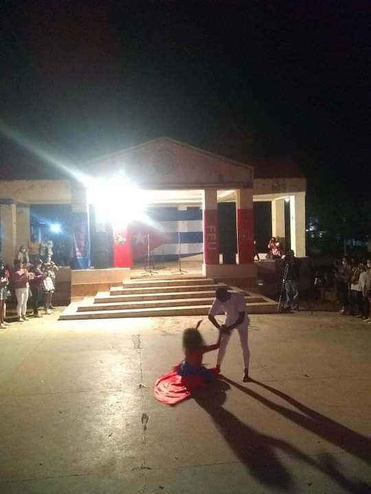 ValdesArtemisa's tweet photo. #Ahora desde el parque libertad de #Artemisa recordamos al comandante en jefe #FidelCastro a pocas horas de la conmemoración del 5to Aniversario de su partida física. #FidelPorSiempre #FidelViveCubaSigue #CubaVive https://t.co/qpW0QcjVca