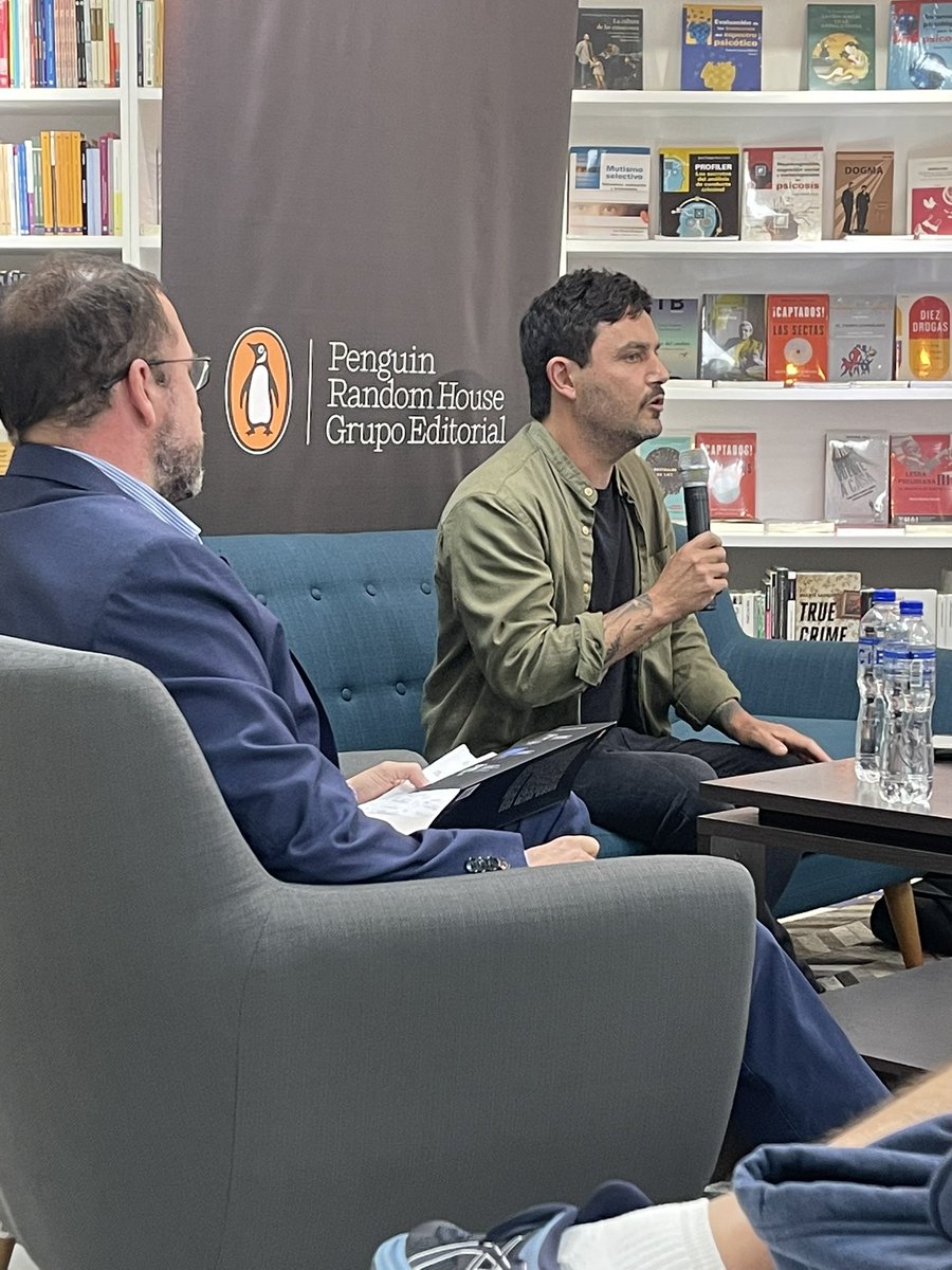 sebsilva13's tweet photo. Empezamos un conversatorio con @danielfolivares.
#JoderParaTransformar 💜💪🏻 https://t.co/y6E7jWG9P5