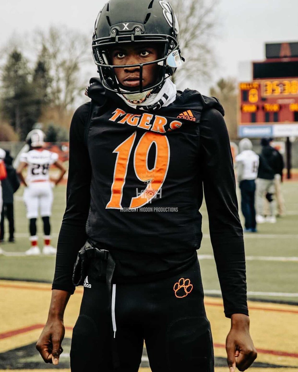 QuarterbackUniv's tweet photo. QBU’n …. Championship Saturday coming up… #TrainedKiller… This is definitely gonna be a site to see. #wetravelwetrainwedevelop 
#BryceUnderwood 1pm
@BryceUnderwoo16 https://t.co/nX38yc2cDs