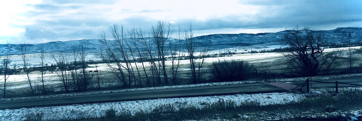 HellCrescent's tweet photo. I figure that posting random stream posts is poop. So here are some photos from my drive today! #Wyoming https://t.co/iIv1zgdUEm