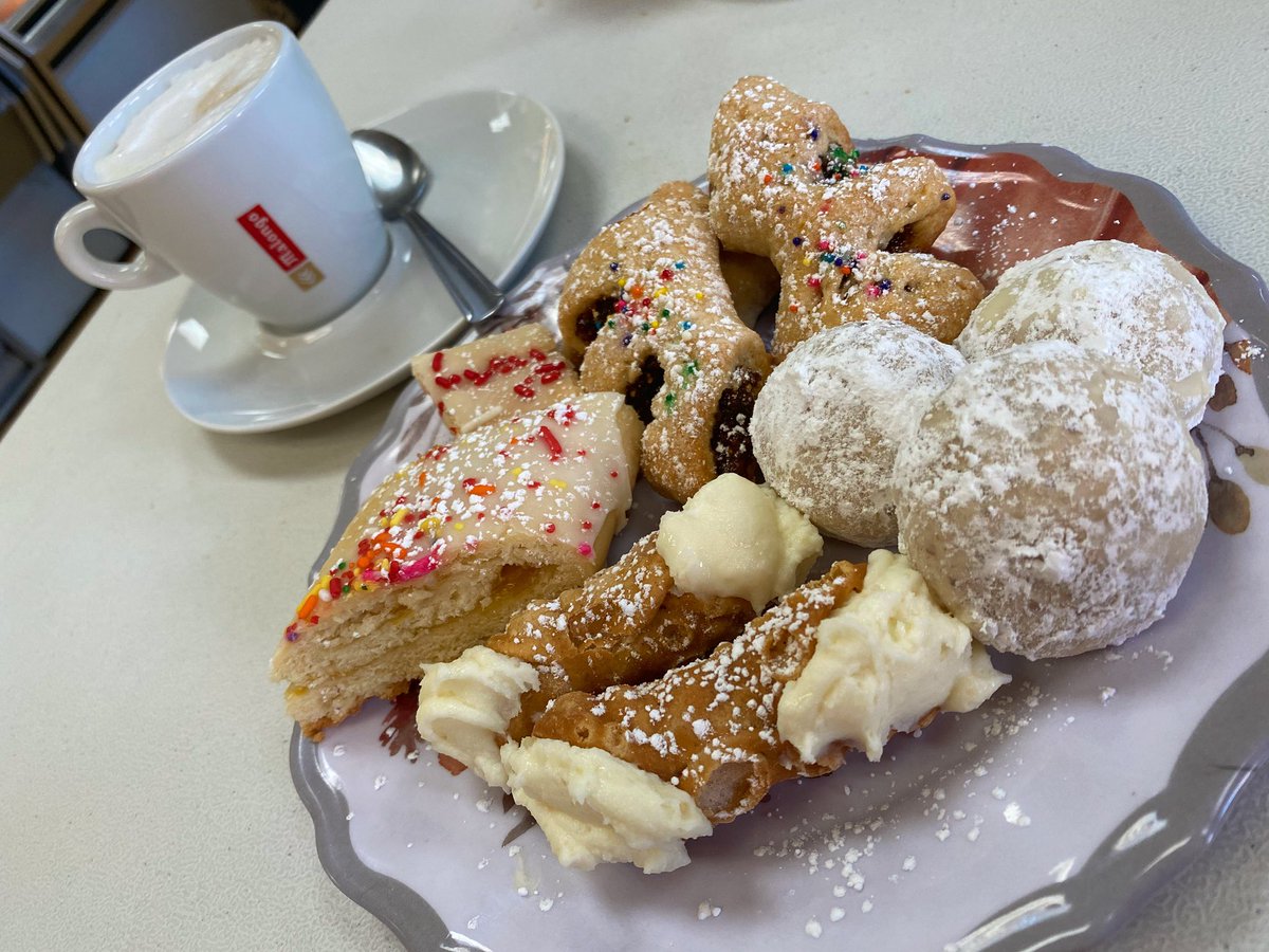 TonyAtTheTable's tweet photo. A tray of dolci & a #macchiato at #MartinosMarket in #HackensackNJ’s #FirstWard/#ItalianEnclave. https://t.co/cSOxpEdoPn