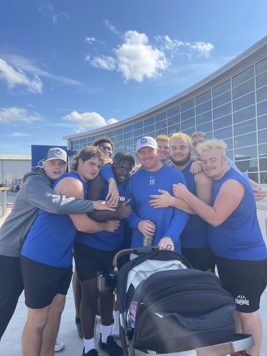 CoachHastings's tweet photo. Cookout lunch after this morningโs practice. I thought these dudes just loved me. Turns out I was a scavenger hunt photo prop. ๐ Good food, great time, even better kids! Go @MidloPanthers - #BeatSummit! #PantherPride #PantherFamily #txhsfbplayoffs #txhsfb @dctf @THSCAcoaches https://t.co/d7c70Tb9N2