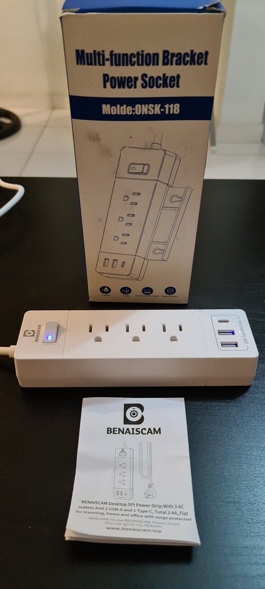 cadames83's tweet photo. Regleta marca (Benaiscam) modelo 0NSK-118

Esta regleta es muy útil con 3 conectores tradicionales y 3 USB, entre ellos 1 USB Tipo C.
Me gusta que tenga una protección en los conectores por algún alto voltaje. 

Muy buen producto.
Si deseas adquirirlo.

https://t.co/MdXa4tYjiW https://t.co/oZbUgIAyx3