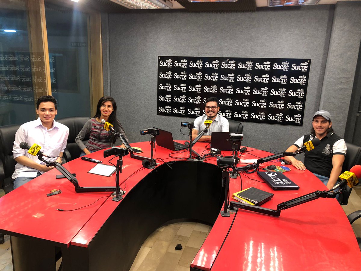 sucrenoticiasec's tweet photo. ¡GRAN EQUIPO!
@vmmariduenab, @c_florescenteno, @LaVozDelGolN y Mike Rodríguez están en el renovado programa #ControlDeportivo.
Escúchalos de lunes a viernes a las 19h00 por la señal de @radio_sucre700.
#LaMarcaDeportiva https://t.co/9UPyTmFkRM
