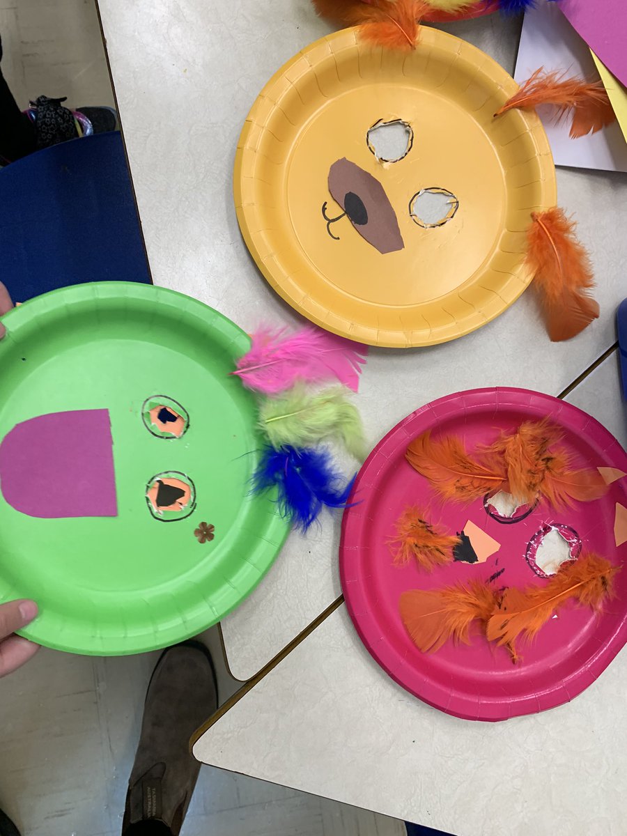 MsMorganHansen's tweet photo. Had some fun today in my PS1 Kindergarten class- we used the help of the book “Sometimes I Feel Like a Fox” to understand totem animals! Even got the chance to make the animal that we feel like 🦊 https://t.co/l1scctydrq