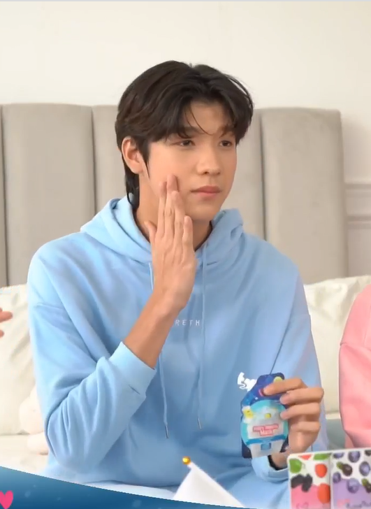 GuardianTH_'s tweet photo. เด็กติดเกม แต่ผิวยังนุ่มเด้งแบบน้องจิมมี่ได้ด้วย #HappyMask สูตร Moist น้า https://t.co/p3V7c4UDOH