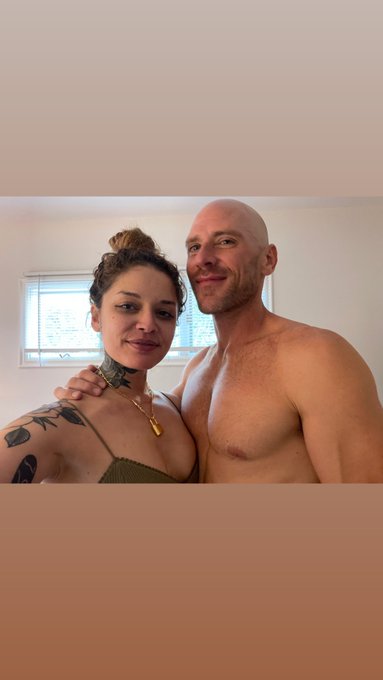 @JohnnySins 😈 https://t.co/EIAYJ7NOd6<a class="tags" href="/tag/johnnysins">@johnnysins</a><a href="/tag/xconfessions"class="tags"><span>#xconfessions</span></a><a href="/tag/erikalustfilms"class="tags"><span>#erikalustfilms</span></a>