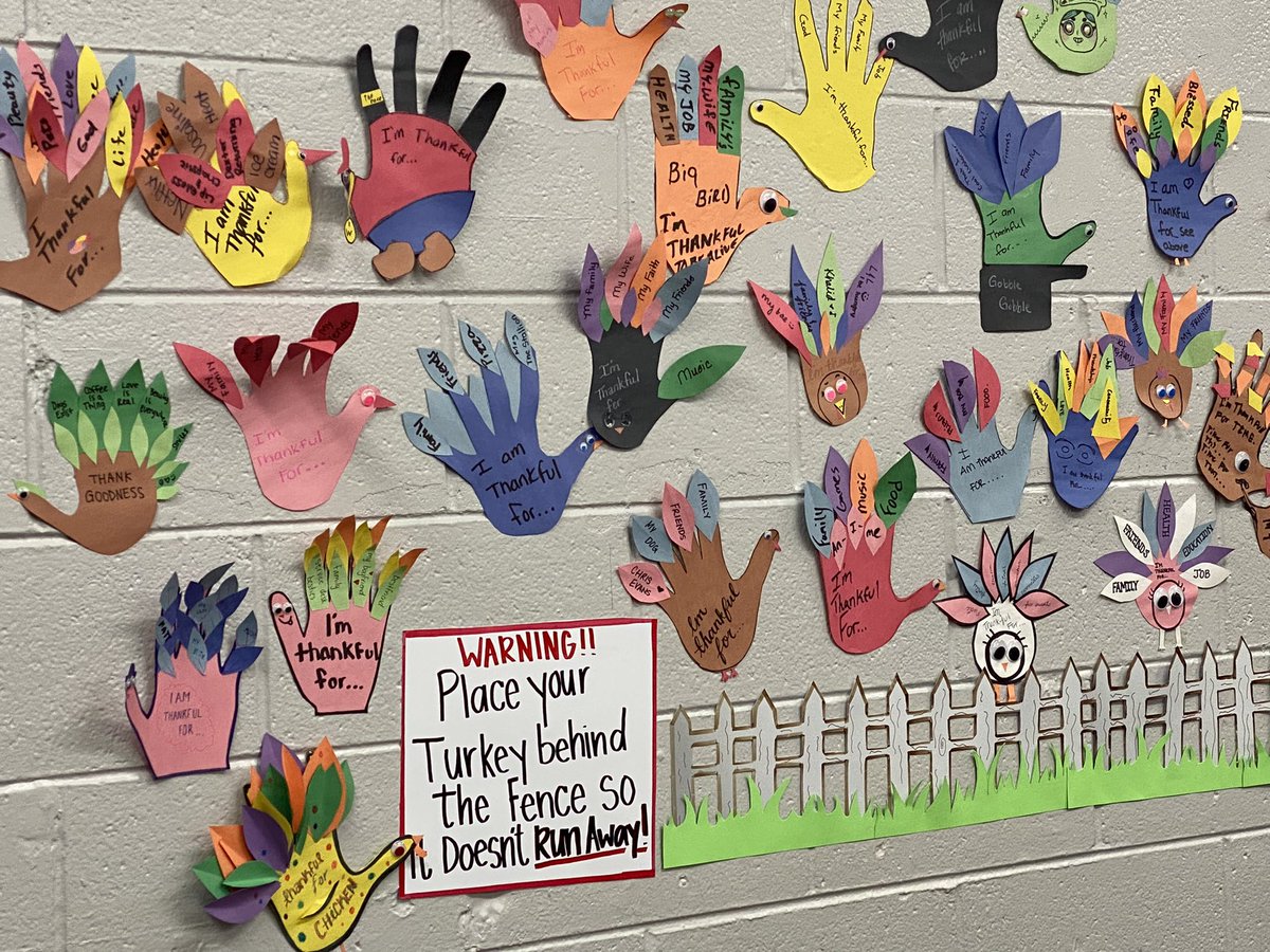 “Look at all those chickens!” Jk. Associates making turkeys with reason why they are thankful! #Thanksgiving #Thankful #chickens #Turkey #1501Familia <a href="/JamesKeech1/">James Keech</a> <a href="/SimpkinsTess/">Tess Simpkins</a> <a href="/HDLataille/">David Lataille</a>  <a href="/Karina1501_/">Karina 🧡</a>