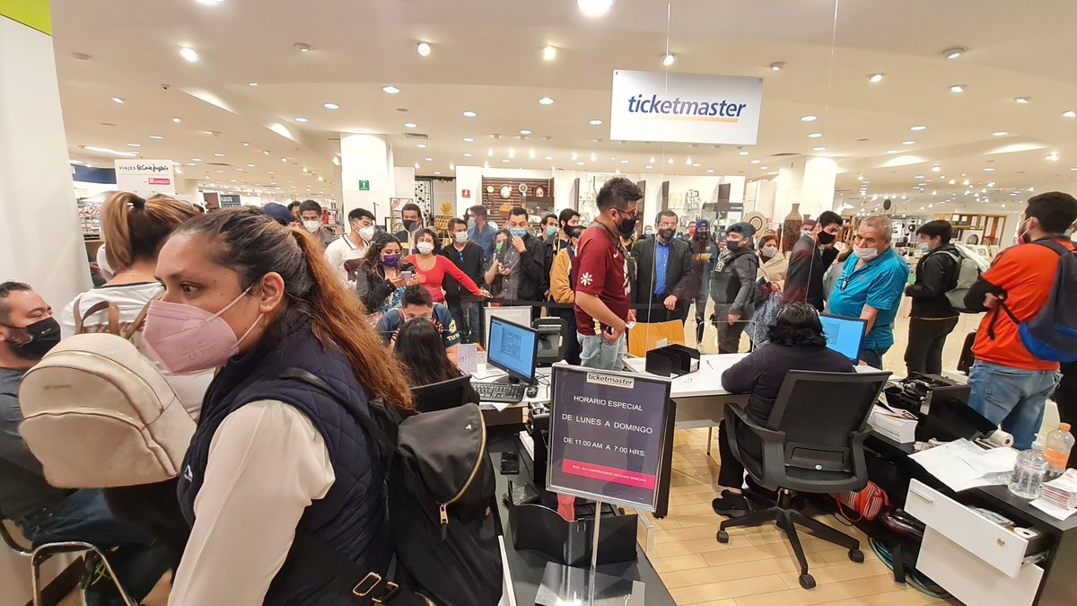 Chema_Mur30's tweet image. 4 horas de espera, pésimo servicio, muchísima gente que se quedo sin ver el partido.
Nunca imprimieron los boletos, una completa vergüenza de @Ticketmaster_Me 
Manda #BoletosDigitales y sin pedos pero ... bueno es @Ticketmaster_Me 

Ahora a esperar reembolso.
#FraudeTicketmaster
